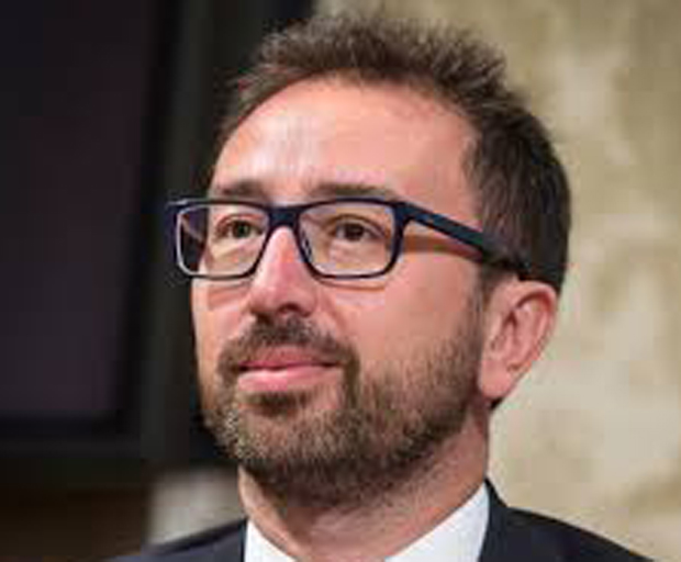 ВРАТИТИ у затвор МАФИЈАШЕ пуштене на кућно издржавање казне: Министар за правосуђе на нишану Италијана