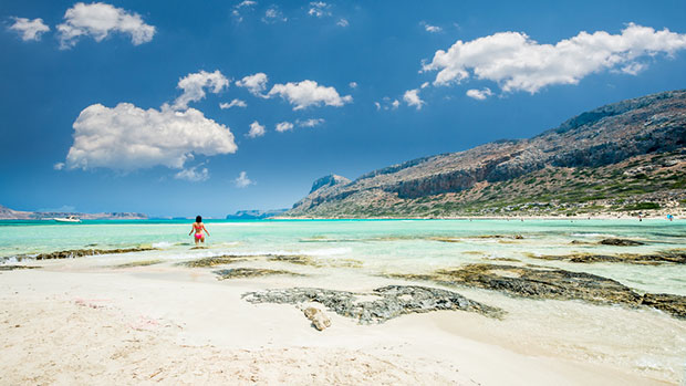 ТУРИСТИ, ОБРАТИТЕ ПАЖЊУ: Држава ће морати да ГАРАНТУЈЕ ваучере за путовања - Управо је донета НОВА одлука у ЕУ