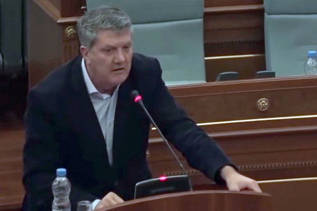 Зека незадовољан: Опет скандал Куртијеве владе, купили кисеоник од Србије