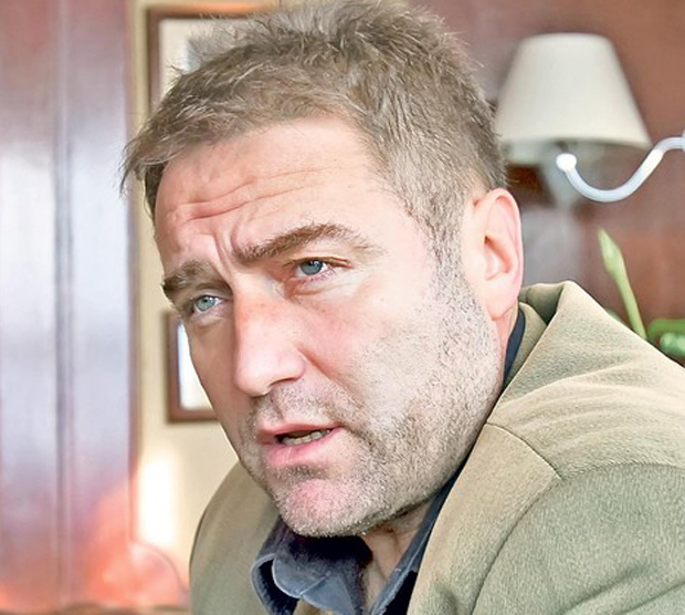 Оливер Њего: И разговор са пријатељима започињао сам песмом