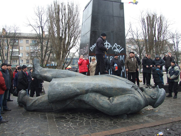 У време короне Руси захвални Лењину