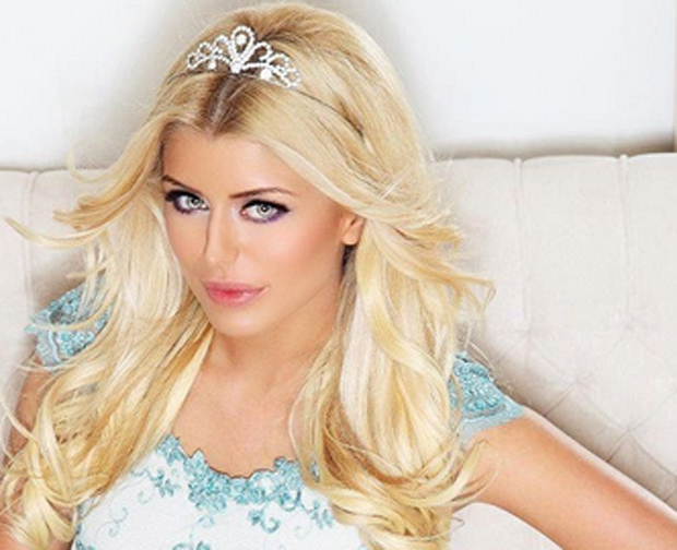 Сандра Обрадовић тешко изашла из кола Хитне помоћи: Једва стоји на ногама пошто је муж претукао