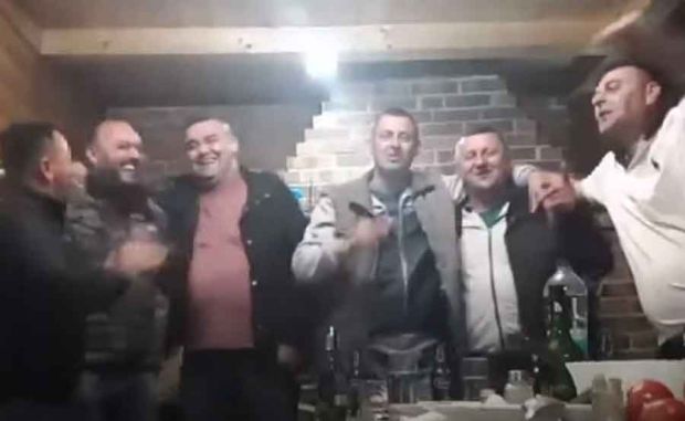 “Славио сам Васкрс с породицом, реч је о прљавој политичкој кампањи”: Функционер из Зворника о спорном снимку