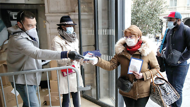 На улицу и без потврде власти: И Француска почела излазак из изолације