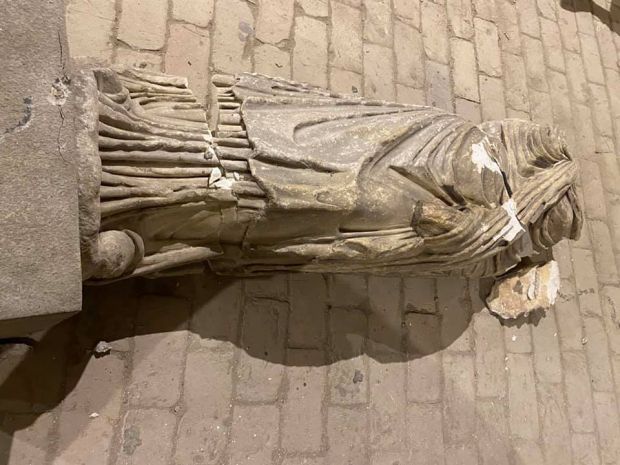 Провалили у Барутану преко бедема и оштетили римску статуу: Полиција трага за вандалима