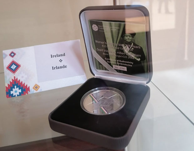 Шпијунка: И даме се питају - већ сто година