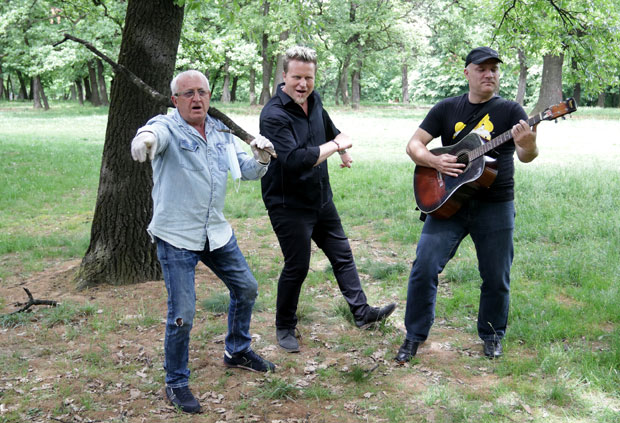 Плави слон прошетао Кошутњаком: Ера Ојданић и Неша Твинс увежбавали нову песму