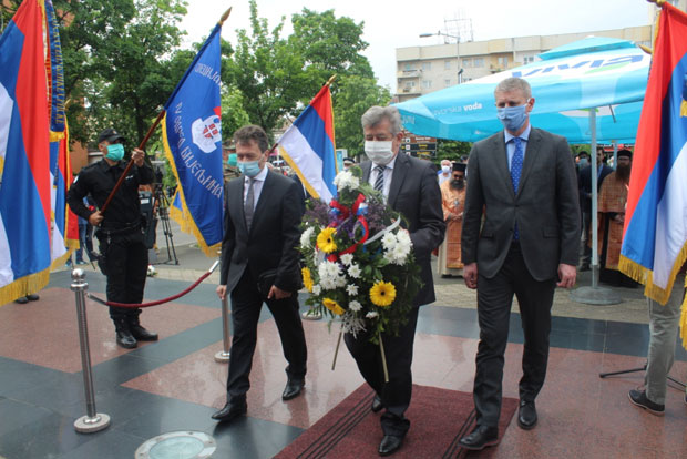 Дан Војске Републике Српске: Херојска борба обавезује