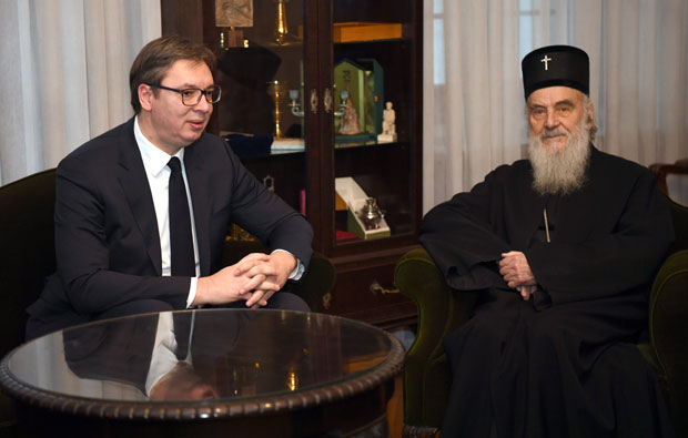 Вучић и патријарх ЗАБРИНУТИ због хапшења у Црној Гори, позивају на мир