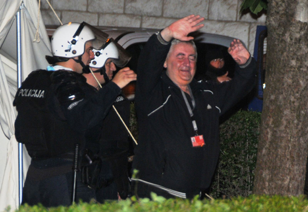 Велиша Кадић, репортер „Вечерњих новости“: Радио сам свој посао када су ме ПРИВЕЛИ И НАПРСКАЛИ БИБЕР-СПРЕЈОМ