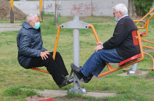 Шеста деценија најризичнија: Епидемијска статистика показује генерацијску разлику у току болести