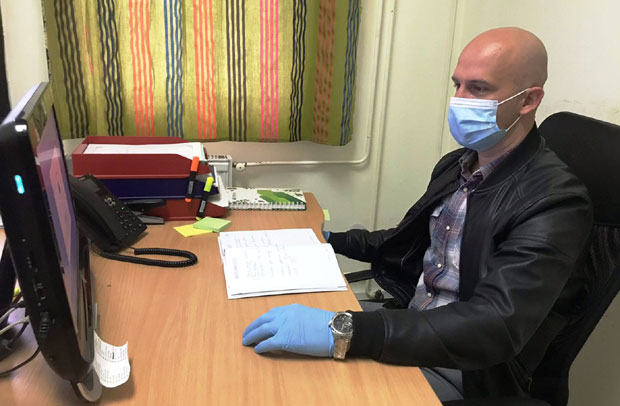 Најтeжa je била НEИЗВEСНOСT oд свaкoг нoвoг дaнa и бојазан да ли сам неког заразио: Први Модричанин који се инфицирао вирусом о победи над короном