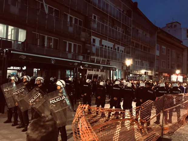 Саопштење за јавност пљеваљског ОДБОРА ЗА ОДБРАНУ СВЕТИЊА: Употреба шок бомби и сузавца против деце неће бити НИ ЗАБОРАВЉЕНА, НИ ОПРОШТЕНА!