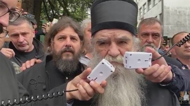 Нек ми владика опрости: Митрополит Амфилохије поручује да је он “главни кривац” за оно што се догађа у Цркви