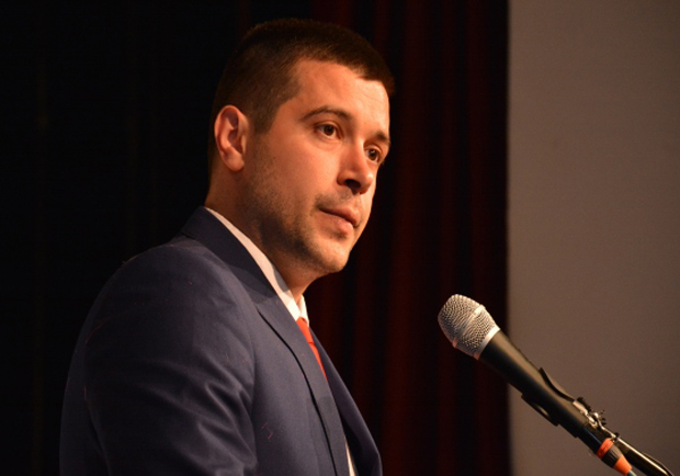 Посланик Демократске Црне Горе Џенан Колић: Помолио сам се пред џамијом за владику Јоаникија и православни народ