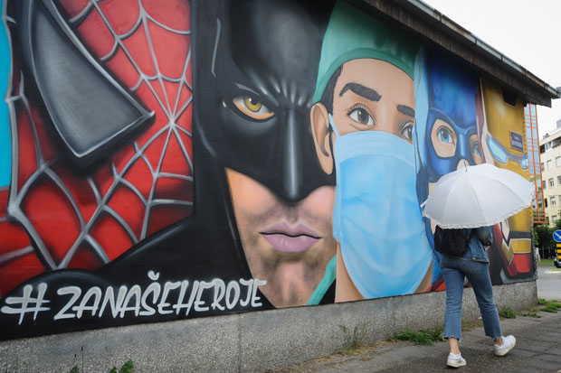Спајдермен, Бетмен, Капетан Америка и - медицински радници: Мурал у Новом Саду признање суперхеројима данашњице