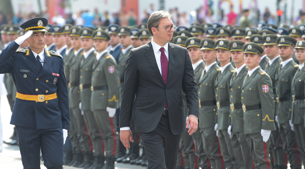 Вучић објаснио зашто Војску шаље у Шид: Имамо ситне крађе и упаде на поседе, људи се осећају небезбедно