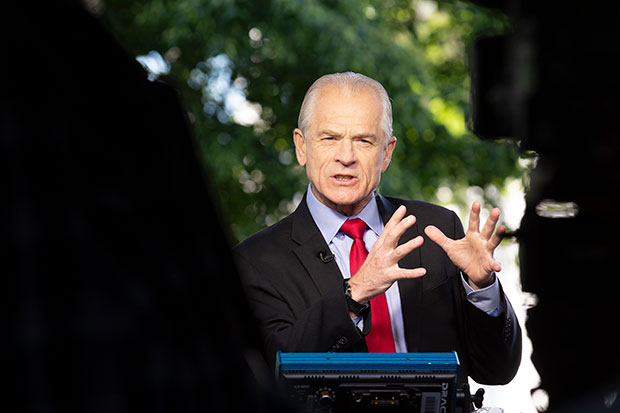 ТРАМПОВ САВЕТНИК ШОКИРАО: Кина послала туристе по свету како би посејали вирус