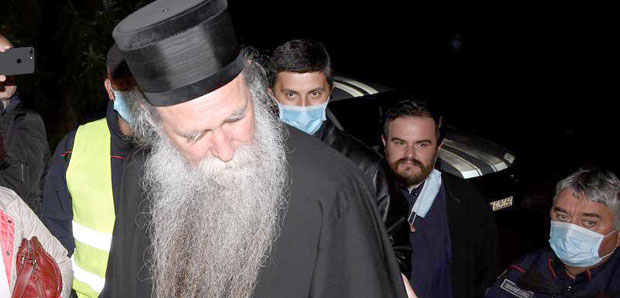 Бизаран детаљ у процесу против владике: Јоаникија у притвор отерао тужилац којег је крстио!