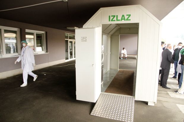 Тунел штити докторе и пацијенте: Донација за УКЦ у Бањалуци