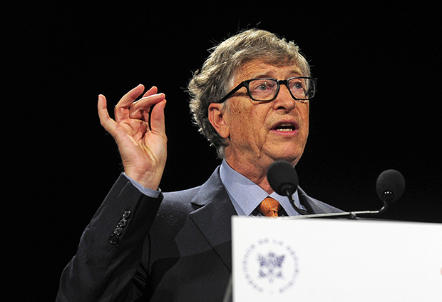 Италијанска посланица изнела ЈЕЗИВЕ ОПТУЖБЕ на рачун Гејтса: Стерилише МИЛИОНЕ ЖЕНА и претвара ЉУДЕ У РОБОВЕ! (ВИДЕО)