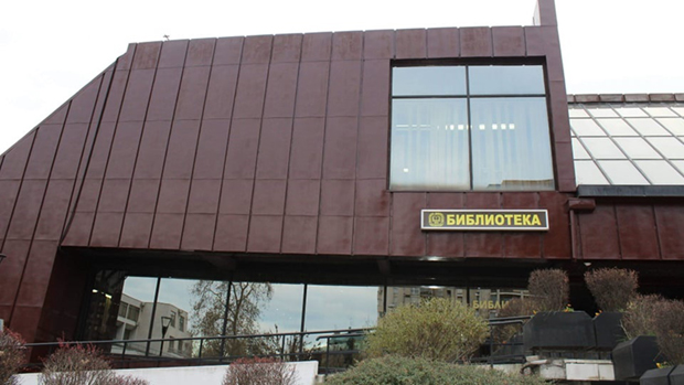 У смедеревску Народну библиотеку само са маском и рукавицама: Ограничен и број корисника који могу истовремено да бораве у читаоници