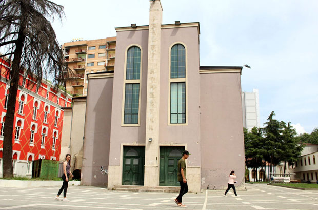 Богата историја тек срушеног Народног позоришта у Тирани: Хотелски комплекс сравнио театар