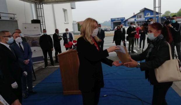 Уручени кључеви станова за избеглице и расељене: Свечаност у Прњавору