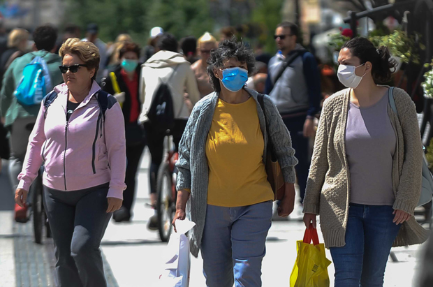 Да ли ће бити САНКЦИЈА за неношење маски на отвореном? Ова одлука кризног штаба нас НАЈВИШЕ ЗАНИМА