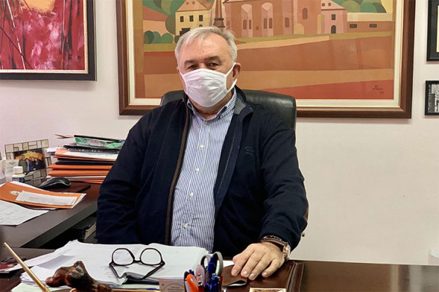 У кућну изолацију упутили 25 радника фабрике обуће Бема