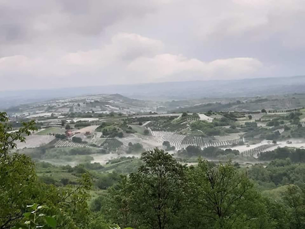 Свођење биланса стравичног невремена: У Крушевцу страдало 14 трафостаница, у Александровцу десетковани виногради и воћњаци (ФОТО, ВИДЕО)