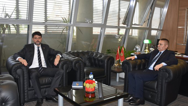 Однос поверења и партнерства полиција две државе: Амбасадор Божовић код директора УПЦГ Вељовића