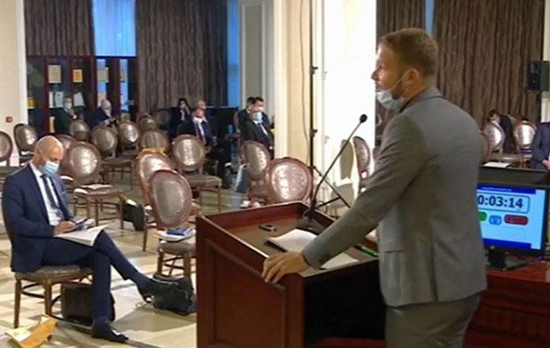 Бурна седница Скупштине РС, Станивуковић посланицима СНСД: Волео бих да могу да вас заразим!