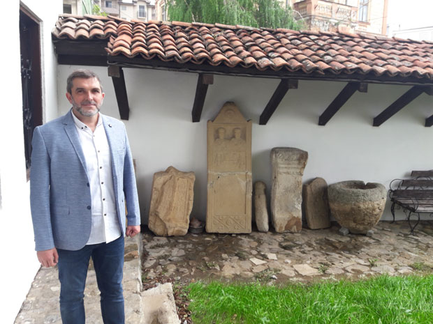 Директор музеја у Новом Пазару тврди: Нисам избацио Рас и Немањиће