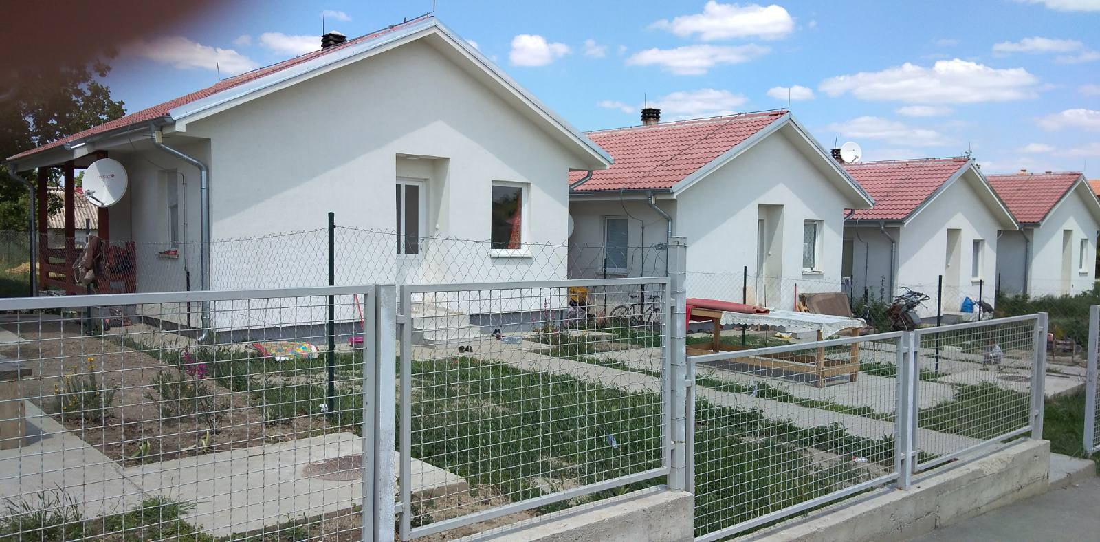 Стеван дошао код бивше жене у кућу, тукао је, па сину ставио нож под грло: Стриц узео пиштољ и ранио га 