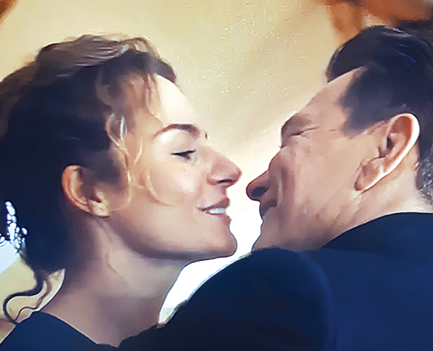 Обавезан тест за филмски пољубац: Батут дао препоруке за рад домаћих и страних продукција
