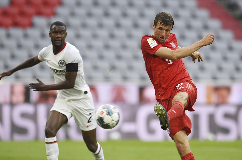 Бајерн до врха напунио мрежу Ајнтрахта