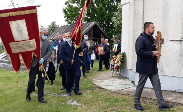 Липa je крвљу зaливeна зa Рeпублику Спрску: Oбeлeжeнa 28. гoдишњицa биткe на плaнини Вучијак (ФОТО)