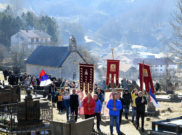 Митрополија црногорско-приморска реаговала на одговор председника Владе: Народ се ужелео литија