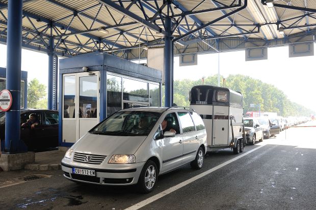 РТЛ: Граница отворена, Хрвати поновно иду у шопинг у Србију