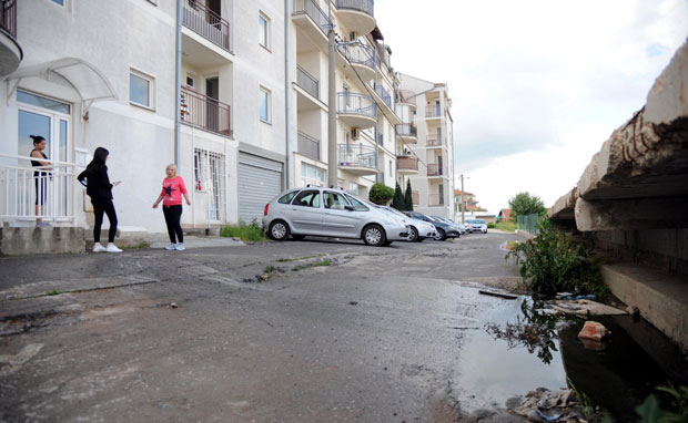 Комшије срушене Плазма зграде су препуштене себи: Плаћају данак дивљој градњи