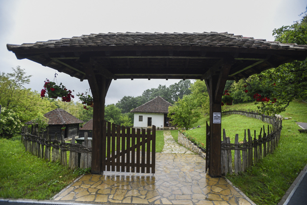 Настављена кампања ИЗАБЕРИ СВОЈУ АВАНТУРУ, ВИДИ СРБИЈУ обиласком Бање Врујци, Дивчибара и Ваљева: Хладна вода реке Градац МЕЛЕМ ЗА ВРЕЛЕ ГРАДСКЕ ДАНЕ