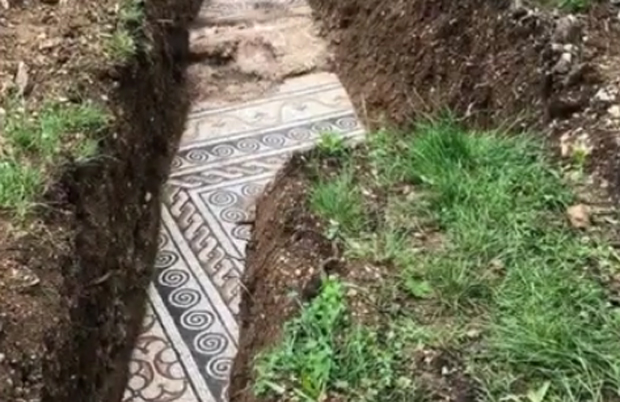 Римски патос пронађен испод винограда у Италији (ВИДЕО)