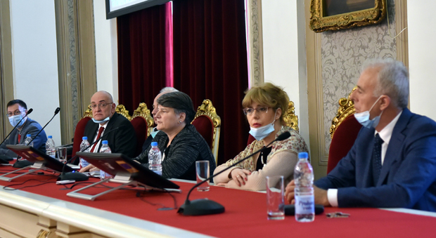 Седница Сената Универзитета у Београду одржана уживо, све се враћа у уобичајено стање: У јуну назад на факултете