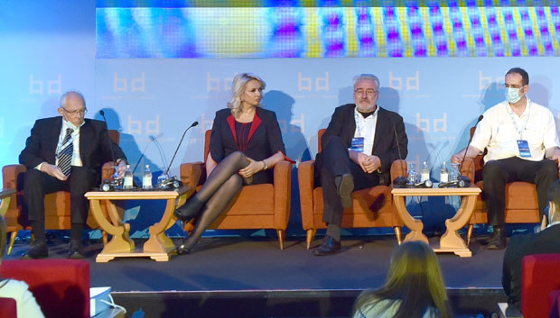 Кисић и Кон предвиђају други, благи талас короне; Несторовић: Затварање од 3-4 недеље неопходно, направили бисмо грешку да то нисмо урадили