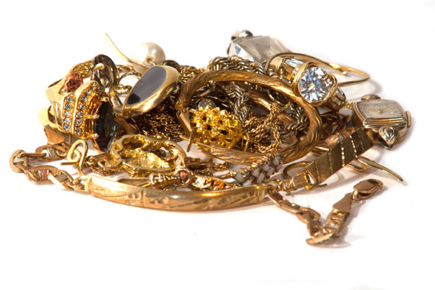 Током пандемије короне највише се продавао накит