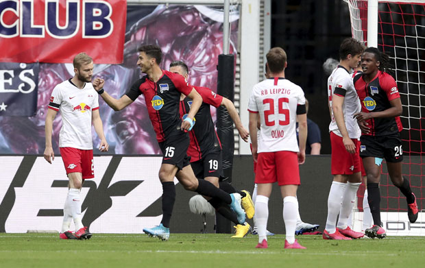 Вратите нам Грујића: Навијачи Ливерпула послали поруку Клопу