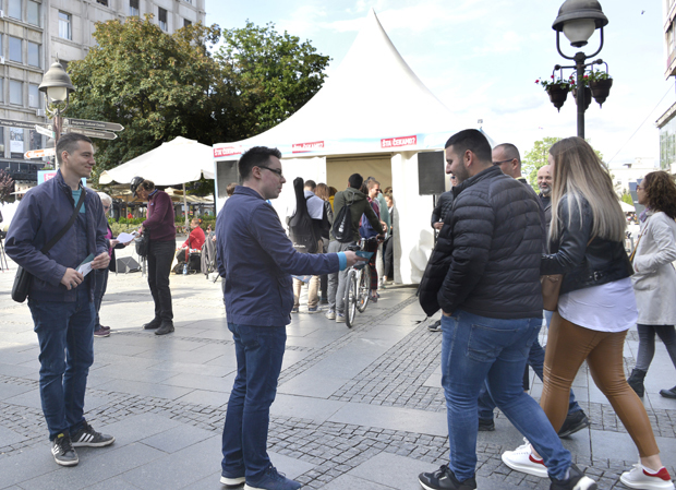 Присталица бојкоташа ударио Сергеја, убрзо ухапшен