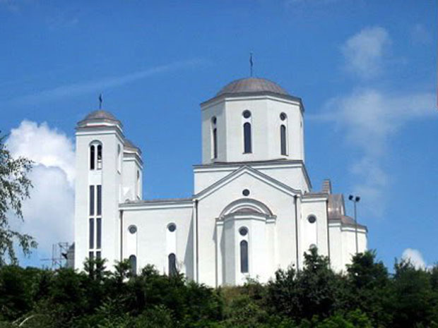 Вандали опљачкали ЦРКВЕНУ ПРОДАВНИЦУ у Владичином Хану: Украден новац, иконице, бројанице, привесци...