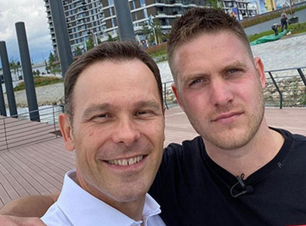 Пола земље је звало ОВОГ МОМКА да га пита за 100 евра: Синиша Мали УПОЗНАО СВОГ ИМЕЊАКА - Синишу Малог! (ФОТО)